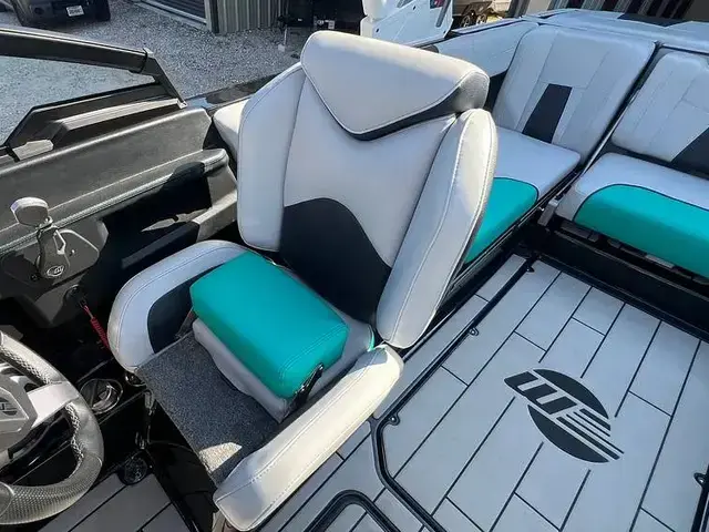 Malibu Wakesetter 23 MXZ