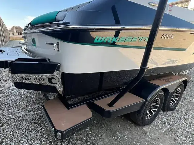 Malibu Wakesetter 23 MXZ