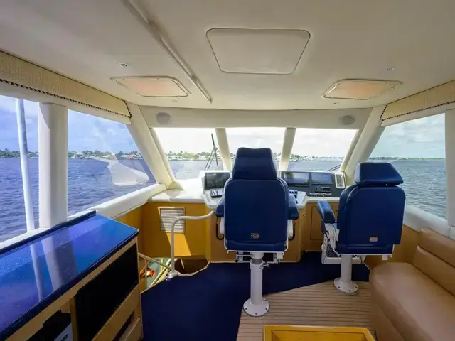 Ocean Yachts Enclosed Bridge Super Sport