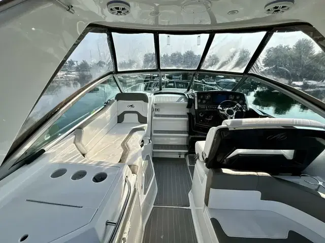 Monterey 295 Sport Yacht