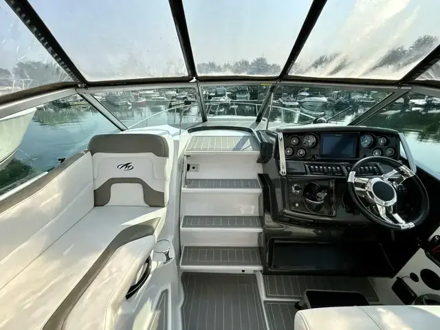 Monterey 295 Sport Yacht