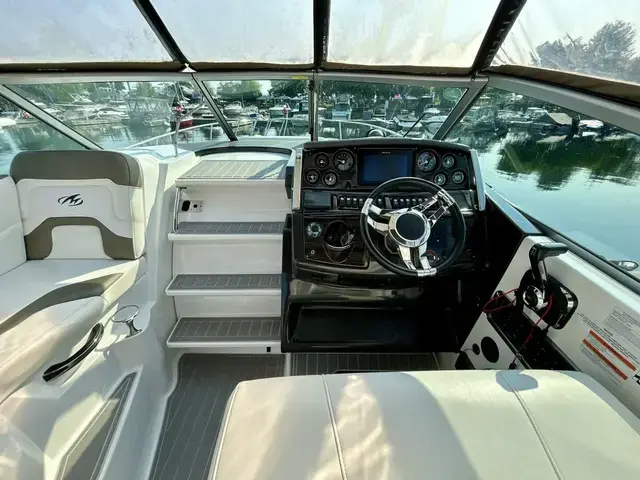 Monterey 295 Sport Yacht