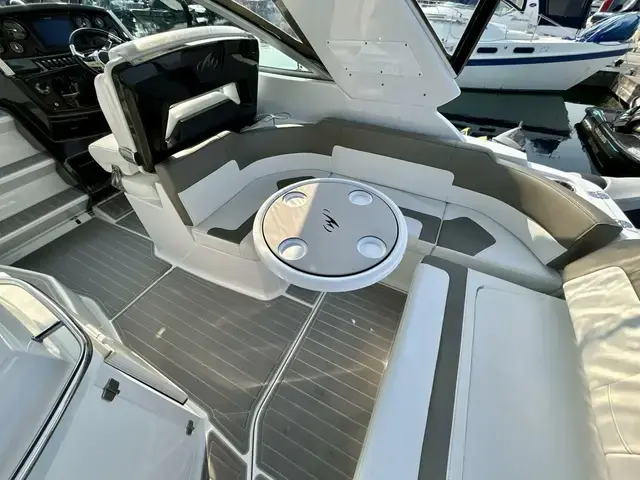 Monterey 295 Sport Yacht