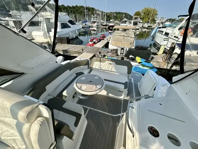 Monterey 295 Sport Yacht