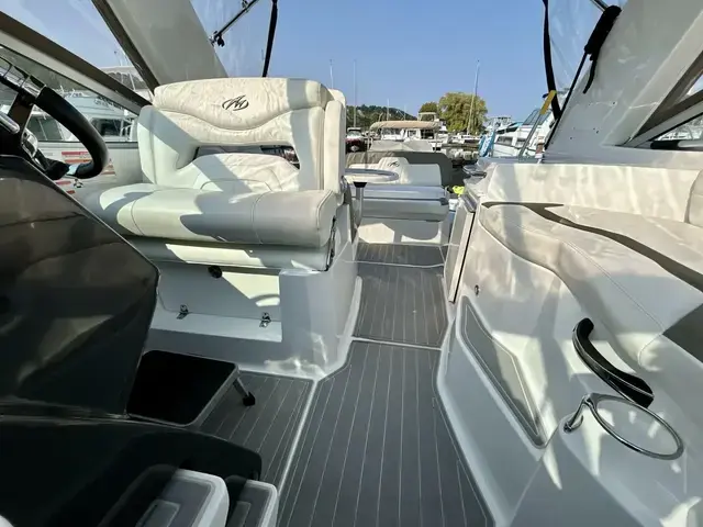 Monterey 295 Sport Yacht