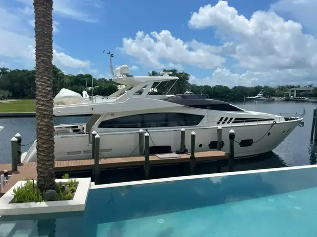 Ferretti Yachts 800