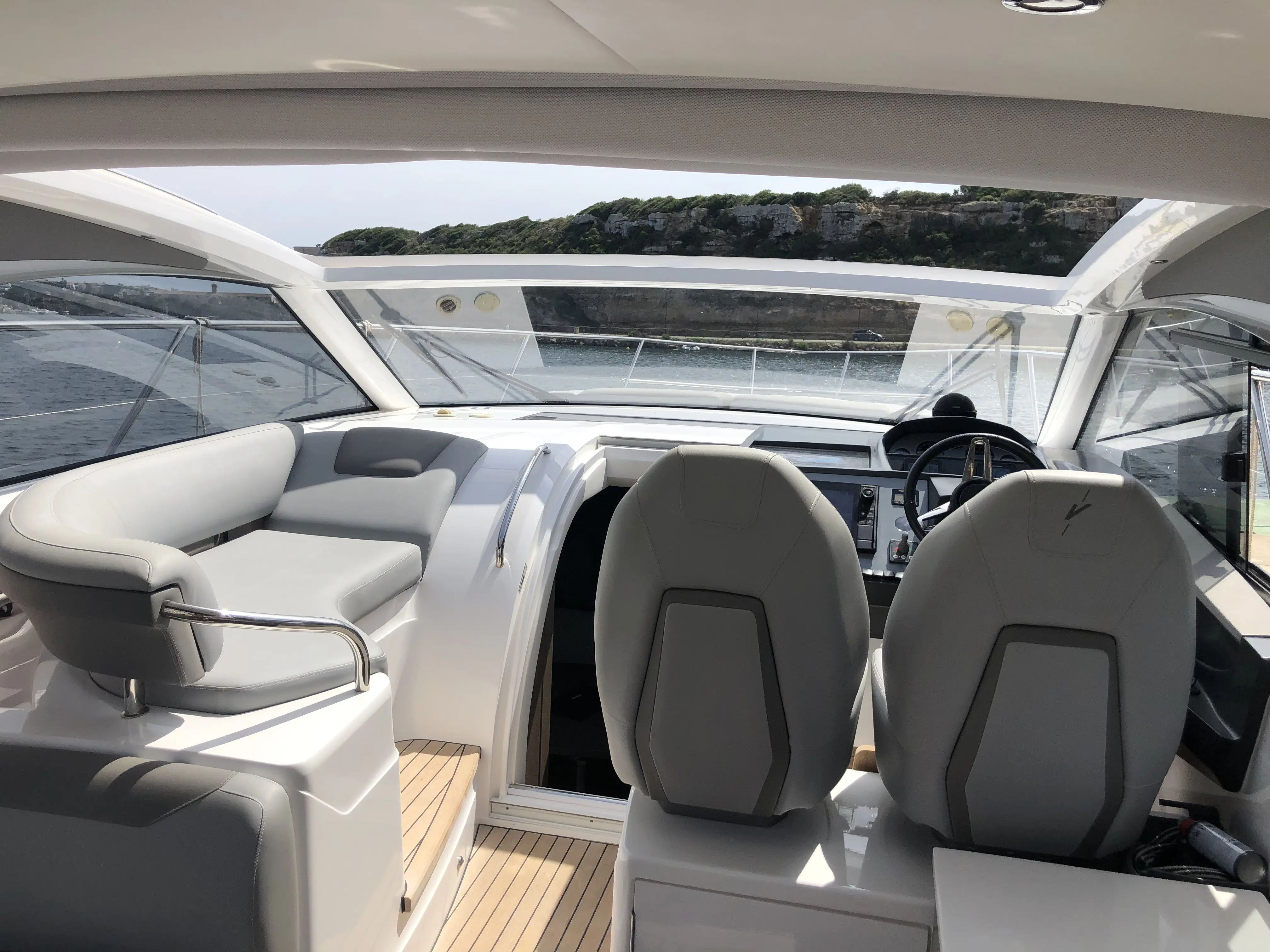 2022 Princess v40 open