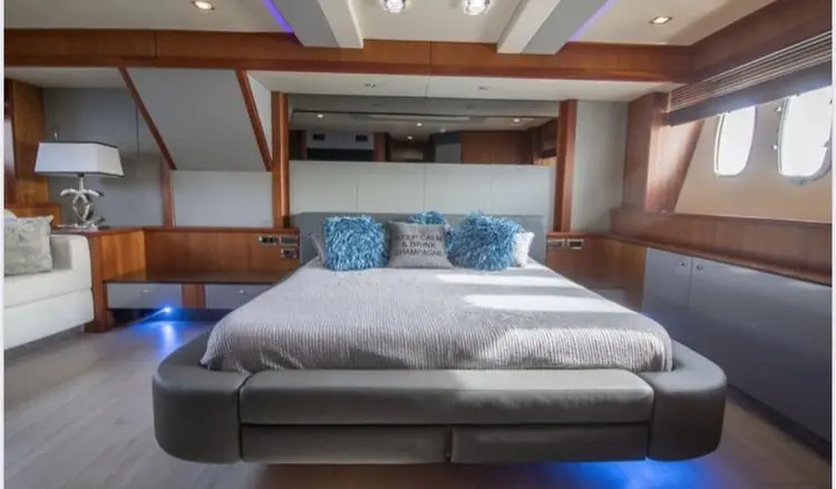 2008 Sunseeker 86 fly-bridge