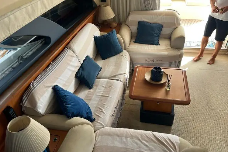 2006 Azimut 50 flybridge