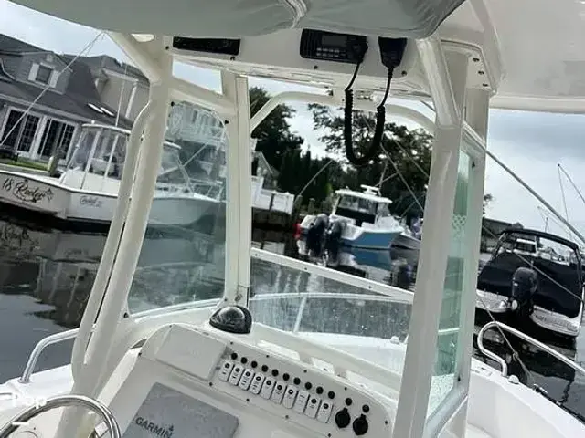 Everglades Boats 230 CC