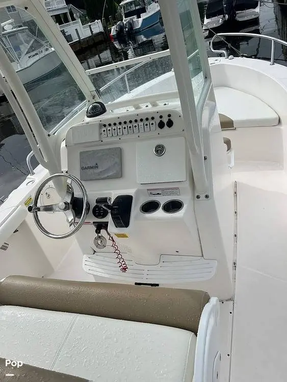 2012 Everglades Boats 230 cc