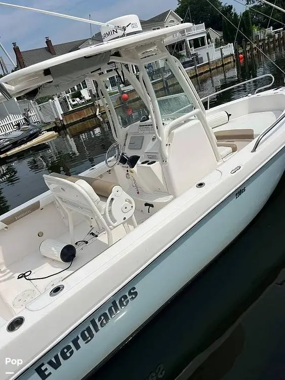 2012 Everglades Boats 230 cc