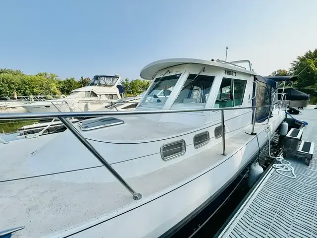 Albin Boats 30 Family Cruiser