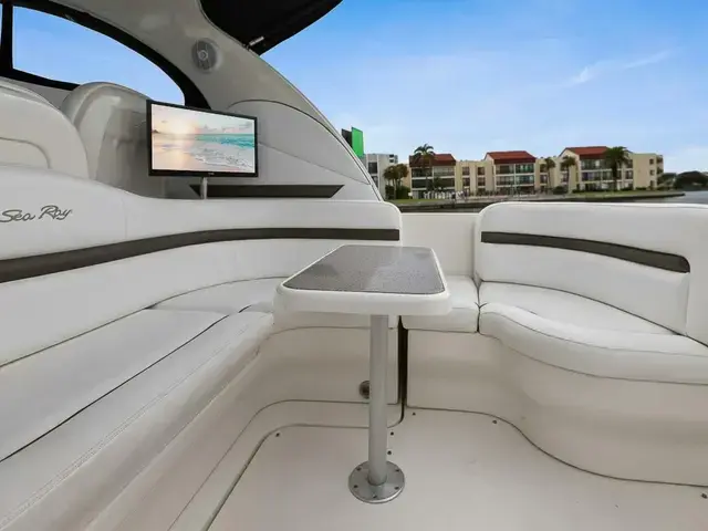 Sea Ray Sundancer 38