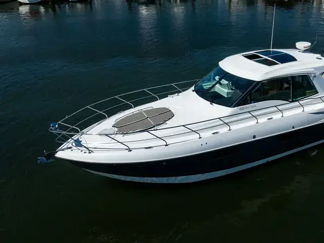 Cruisers Yachts 48 Cantius