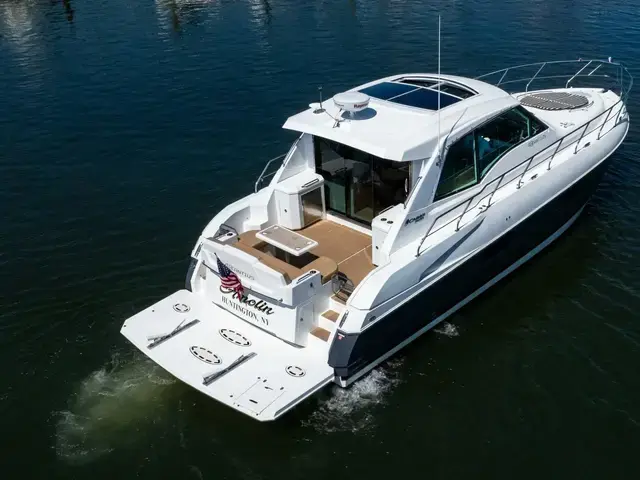 Cruisers Yachts 48 Cantius