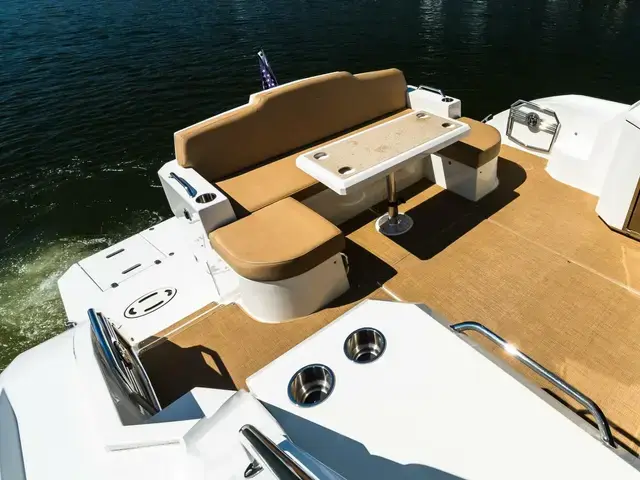 Cruisers Yachts 48 Cantius