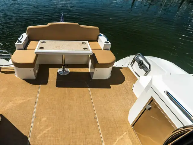 Cruisers Yachts 48 Cantius