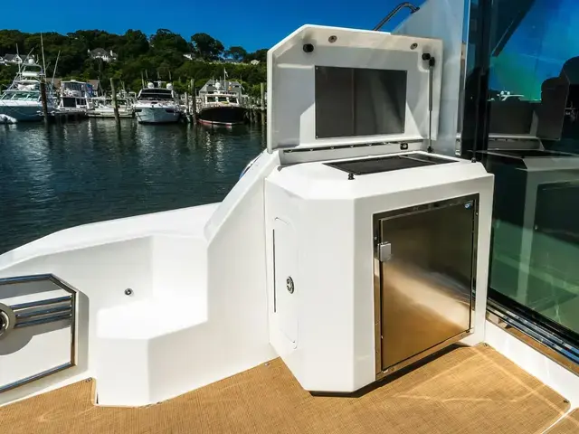 Cruisers Yachts 48 Cantius