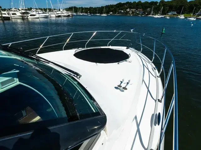 Cruisers Yachts 48 Cantius