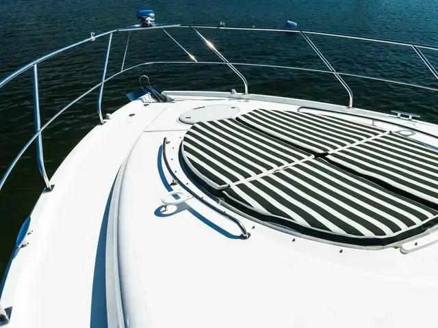 Cruisers Yachts 48 Cantius