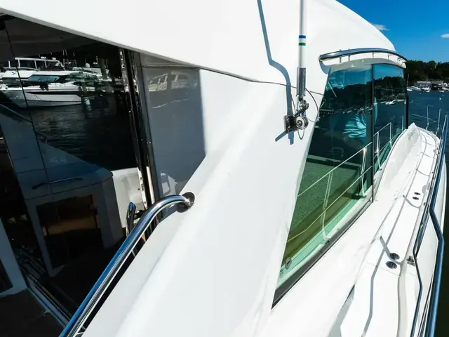 Cruisers Yachts 48 Cantius