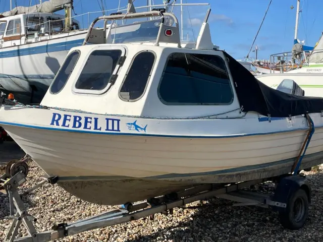 1986 Yamaha 16 fishing boat