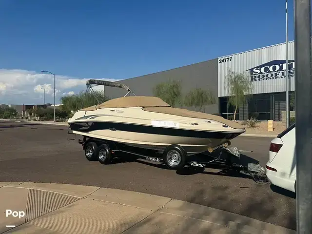 Sea Ray 220 Sundeck