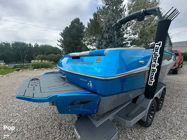 Axis Boats T22