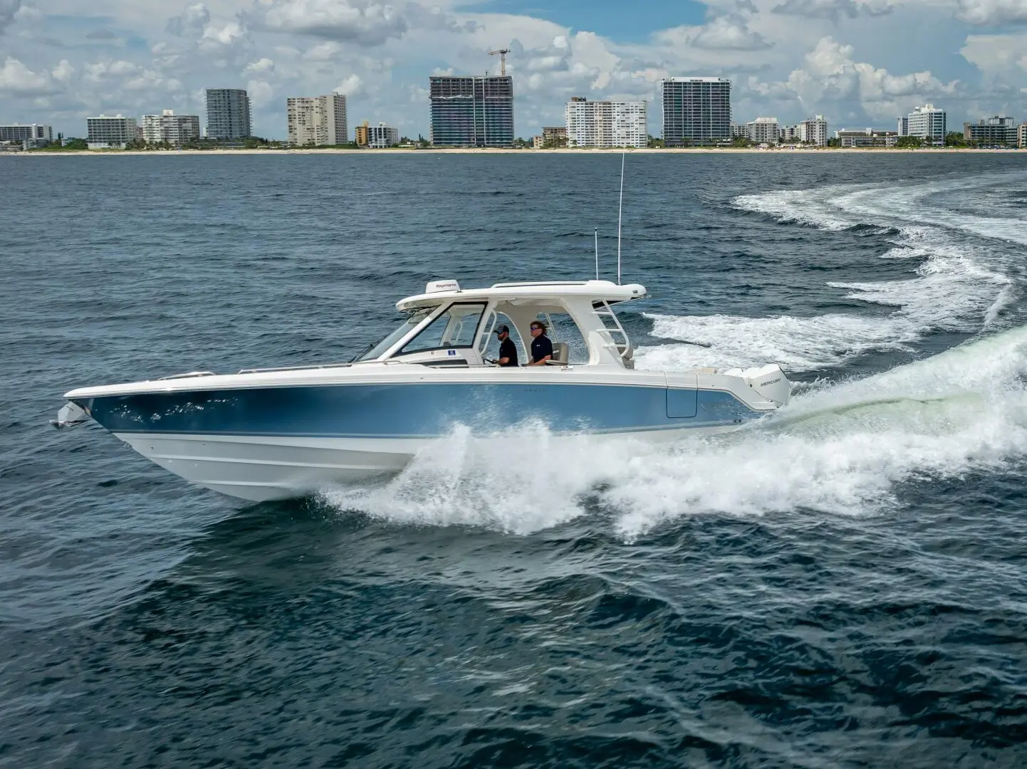 2021 Boston Whaler 350 realm