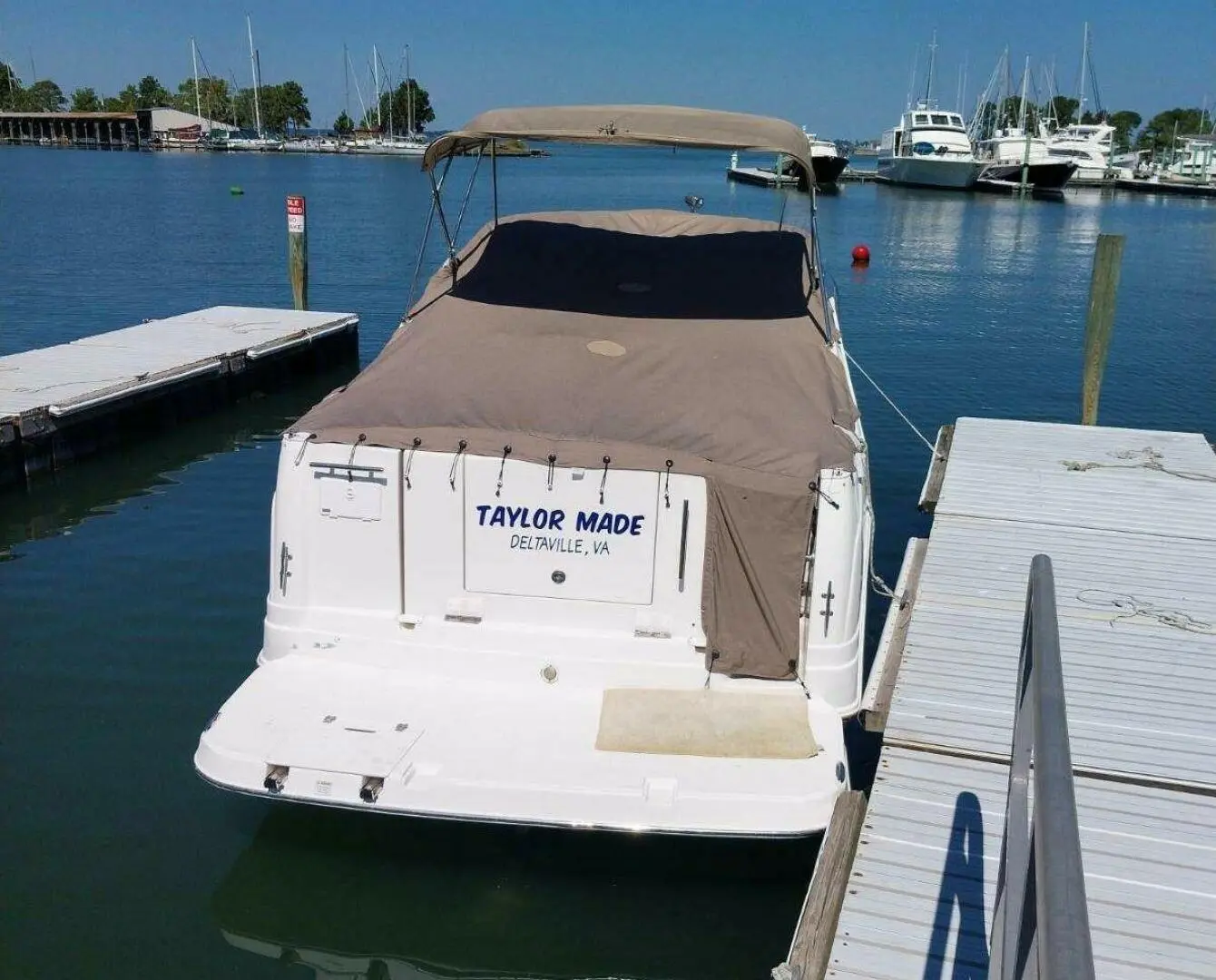 2006 Rinker 270