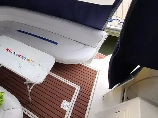 Cruisers Yachts 3175 Rogue