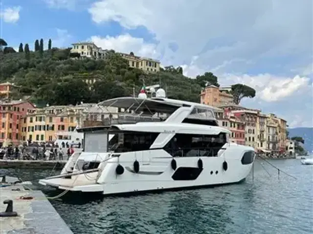 Absolute Navetta 68