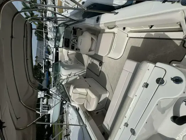 Robalo R227