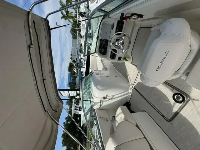 Robalo R227