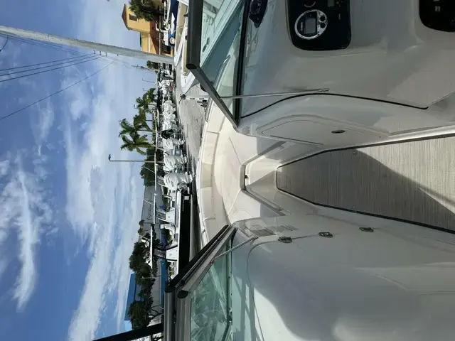 Robalo R227