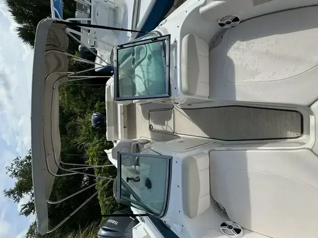 Robalo R227