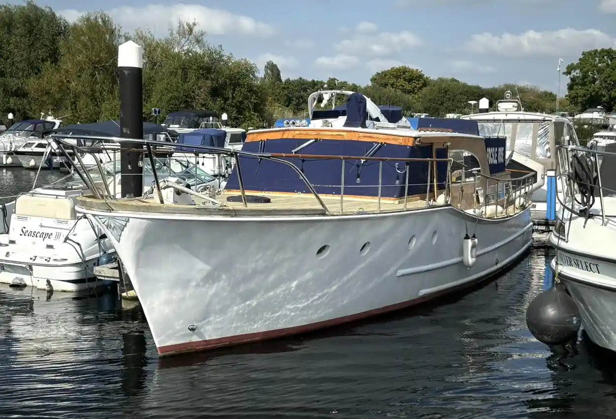 J G Meakes Sealion 42