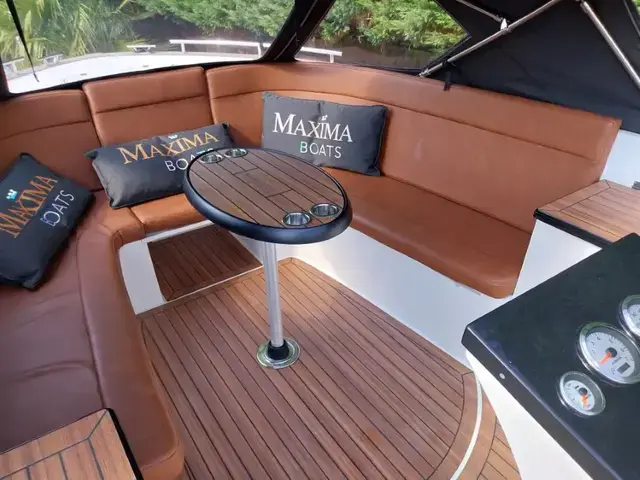 Maxima boats 730