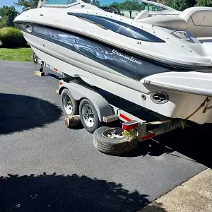 2005 Crownline 240 EX