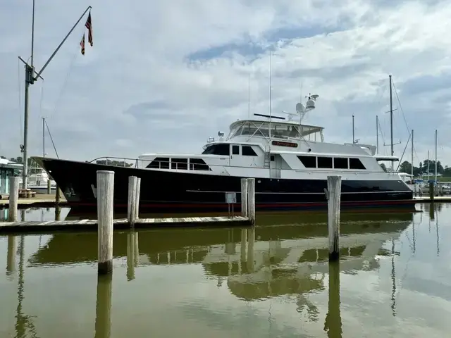 Burger 92 Raised Pilothouse