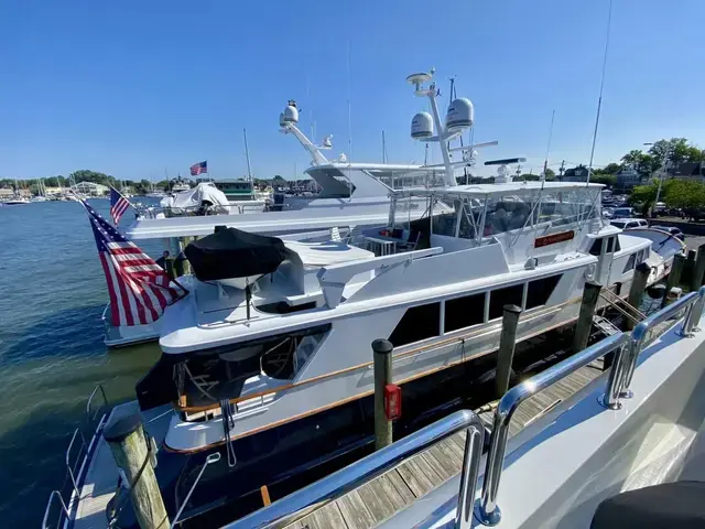 Burger 92 Raised Pilothouse