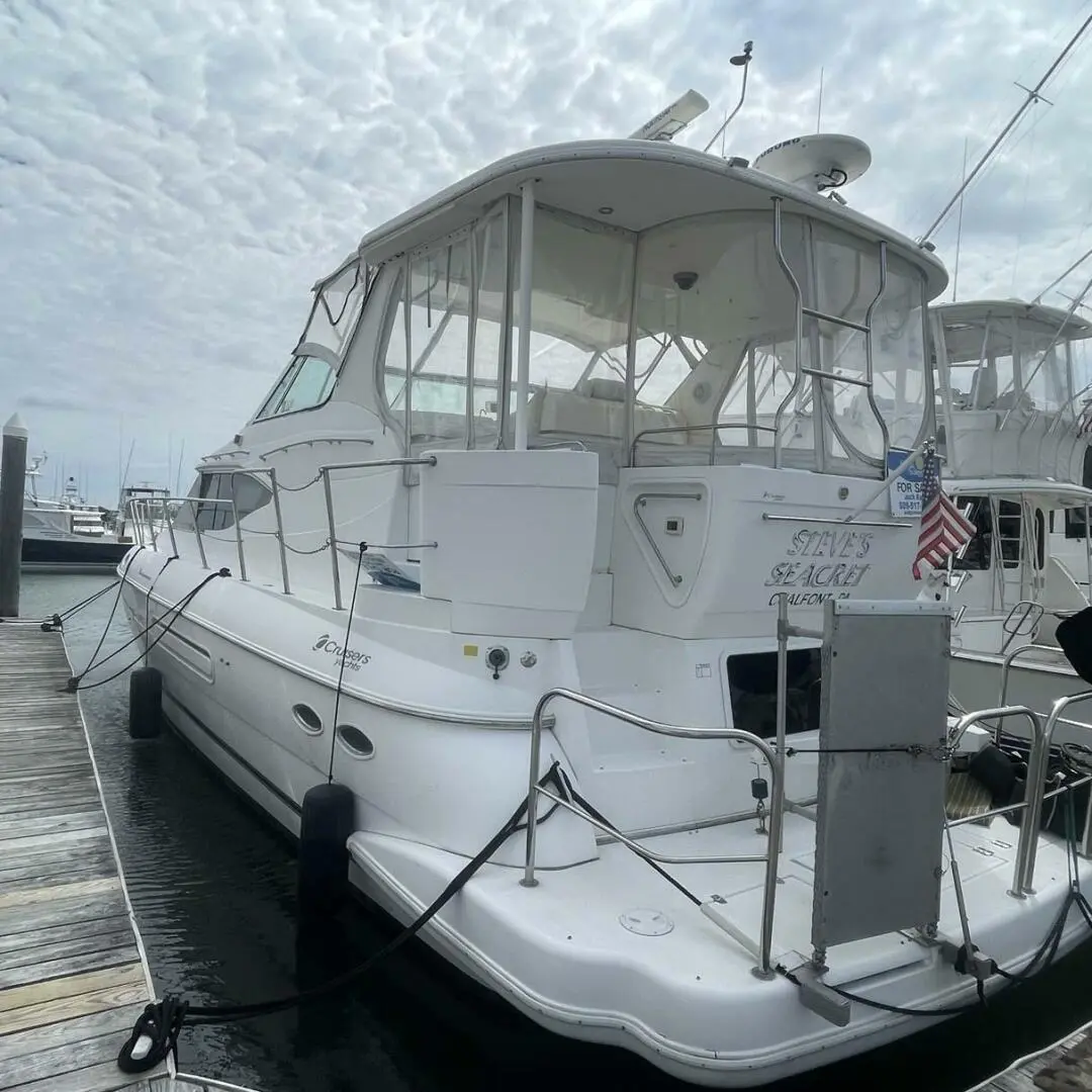 2002 Cruisers 4450 aft cabin motor yacht