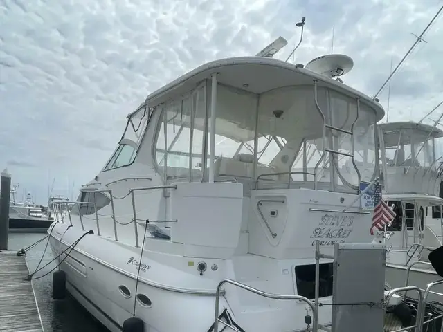 Cruisers Yachts 4450 Aft Cabin Motor Yacht