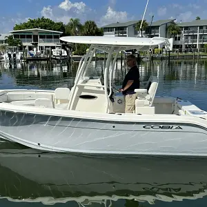 2023 Cobia Boats 220 CC