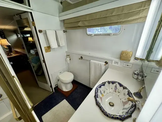 Burger 92 Raised Pilothouse