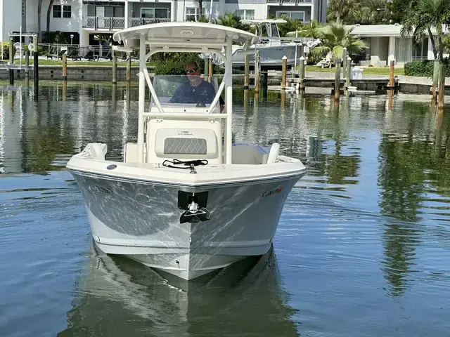 Cobia Boats 220 CC