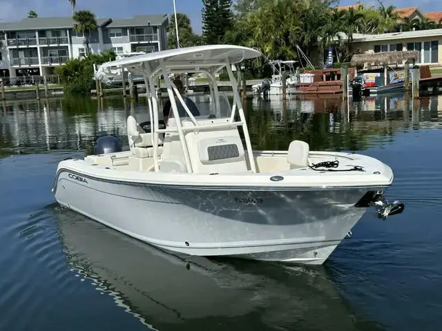 Cobia Boats 220 CC