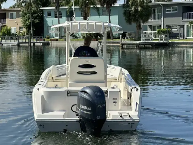 Cobia Boats 220 CC