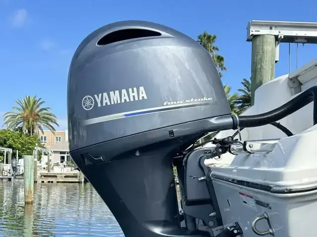 Cobia Boats 220 CC